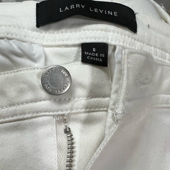 Larry Levine Flattering Fit White Denim Jeans Size 8 - Picture 5 of 8